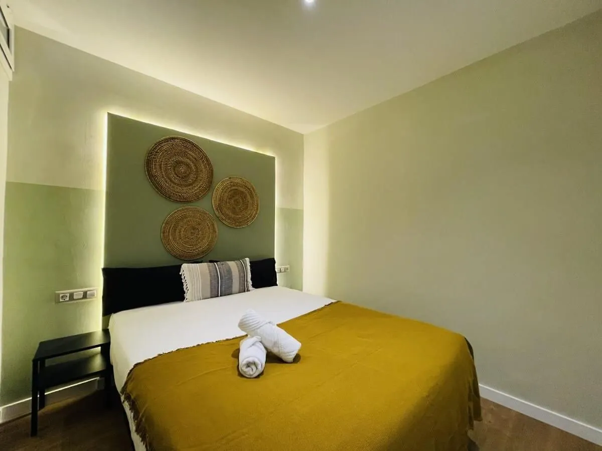 Apartamento Plaza Catalunya Recently Renovated 5Bd-4Bth Barcelona 0*,  España
