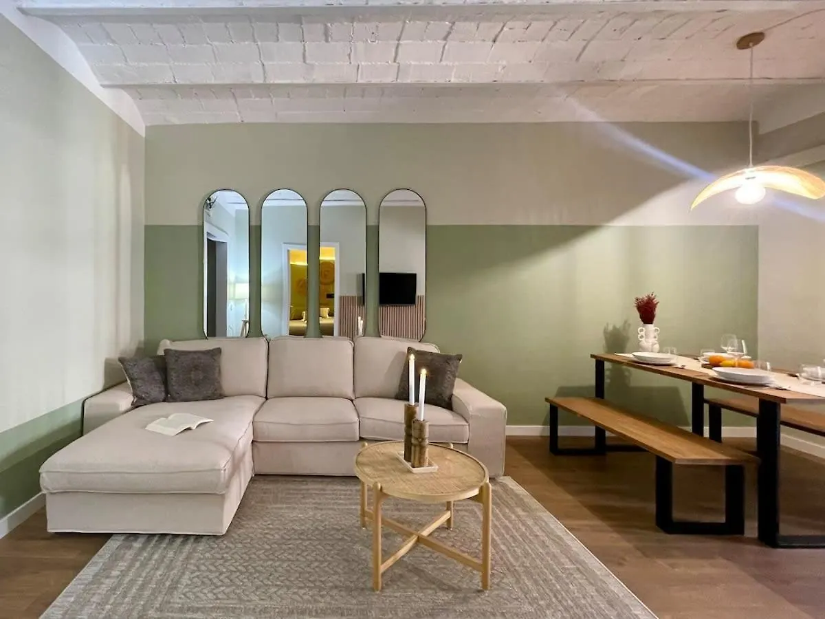 Plaza Catalunya Recently Renovated 5Bd-4Bth Appartement Barcelona